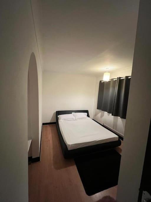 노팅엄 Cheerful 3 Bed House With Free Parking. 빌라 외부 사진