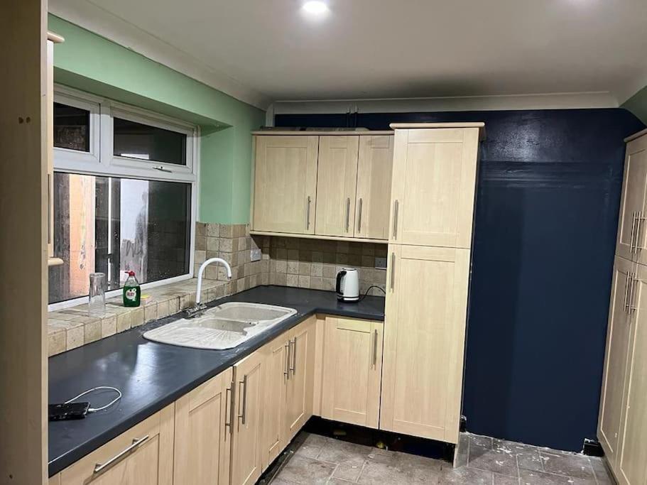 노팅엄 Cheerful 3 Bed House With Free Parking. 빌라 외부 사진