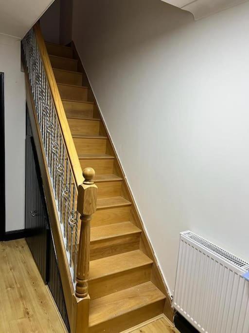 노팅엄 Cheerful 3 Bed House With Free Parking. 빌라 외부 사진